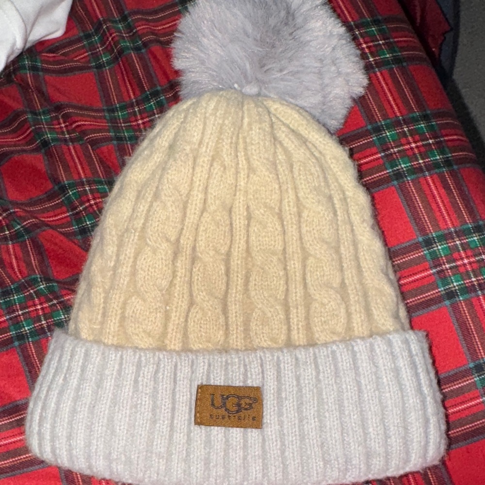 UGG Cream and Gray Cable Knit Pom-Pom Hat